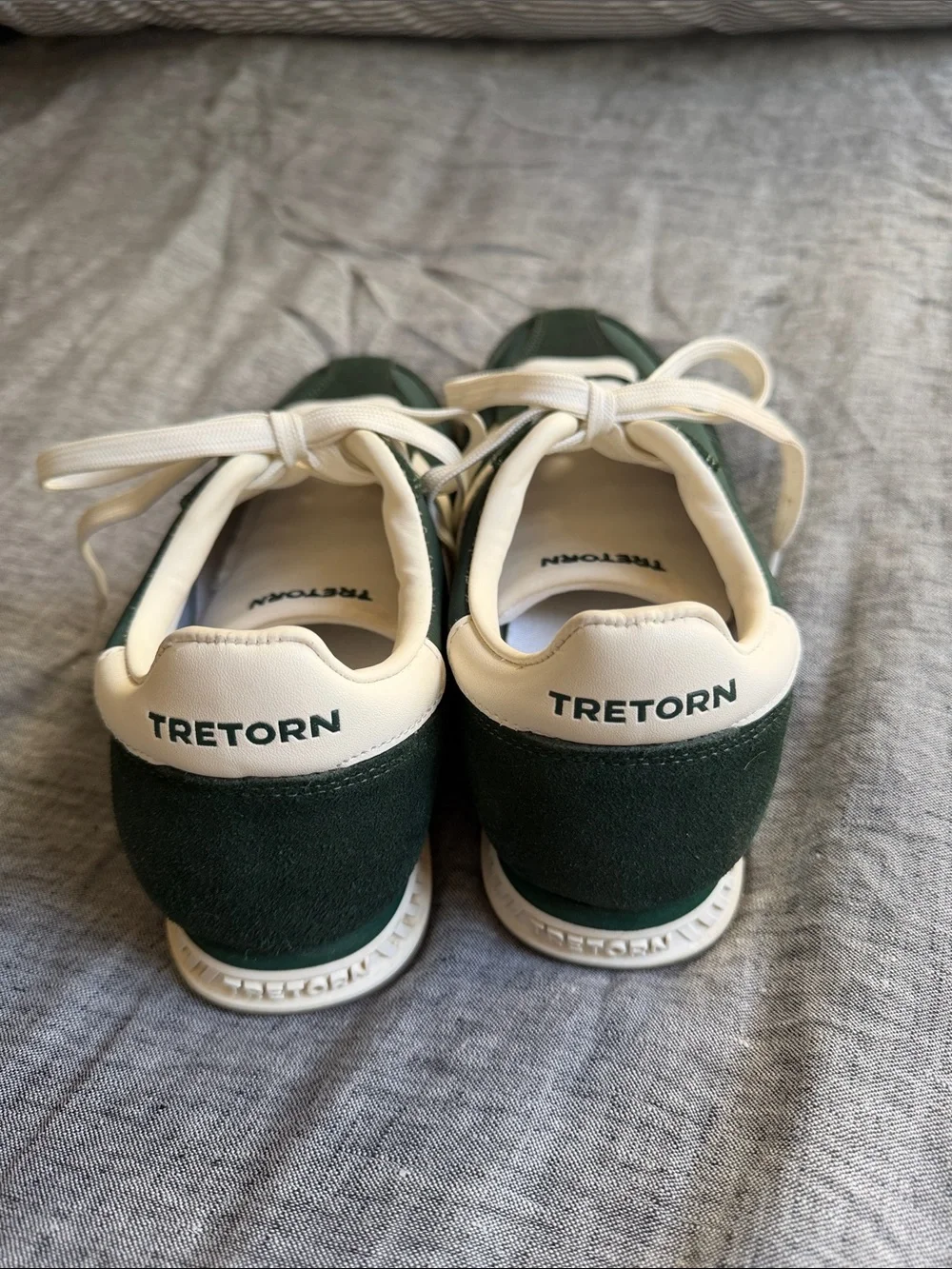 Retro Runner Women's Green and White Sneakers - Picture 3 of 8